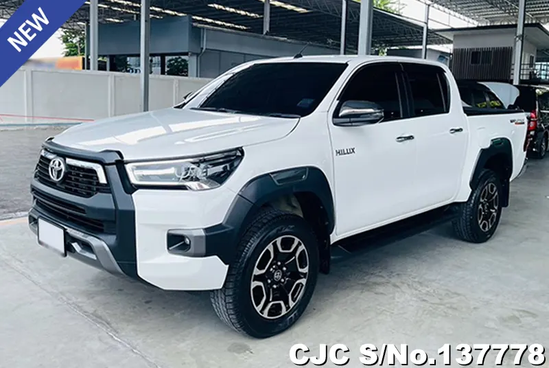Toyota Hilux in White for Sale Image 3