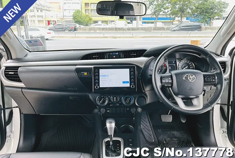 Toyota Hilux in White for Sale Image 6