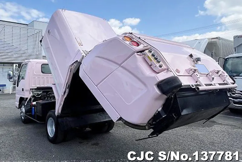 2004 Isuzu / Elf Stock No. 137781