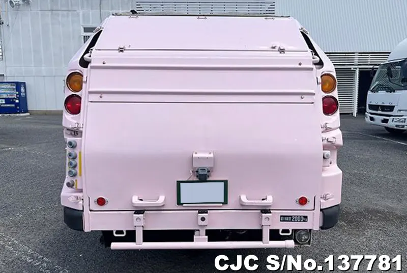 2004 Isuzu / Elf Stock No. 137781