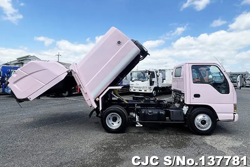 2004 Isuzu / Elf Stock No. 137781