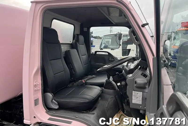 2004 Isuzu / Elf Stock No. 137781