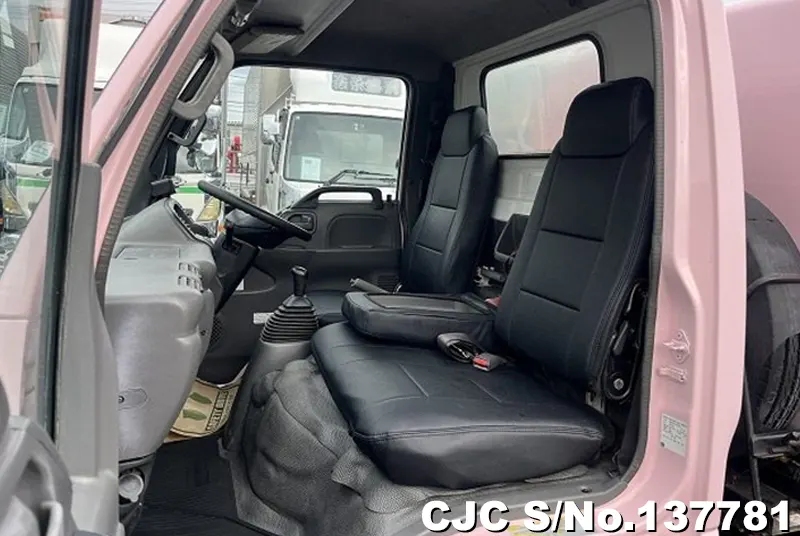 2004 Isuzu / Elf Stock No. 137781