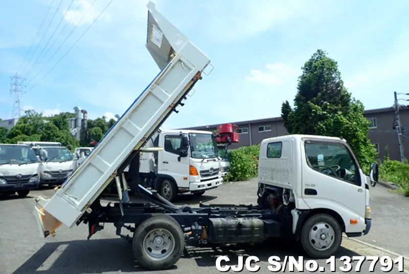2010 Hino / Dutro Stock No. 137791