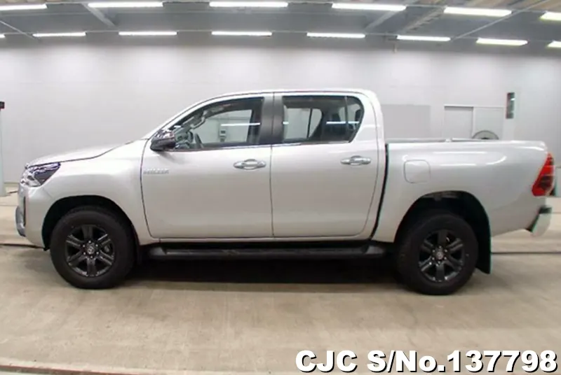 Toyota Hilux in Silver for Sale Image 6