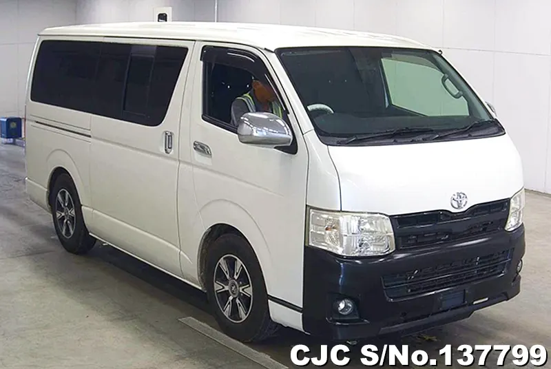 Toyota / Hiace 2017