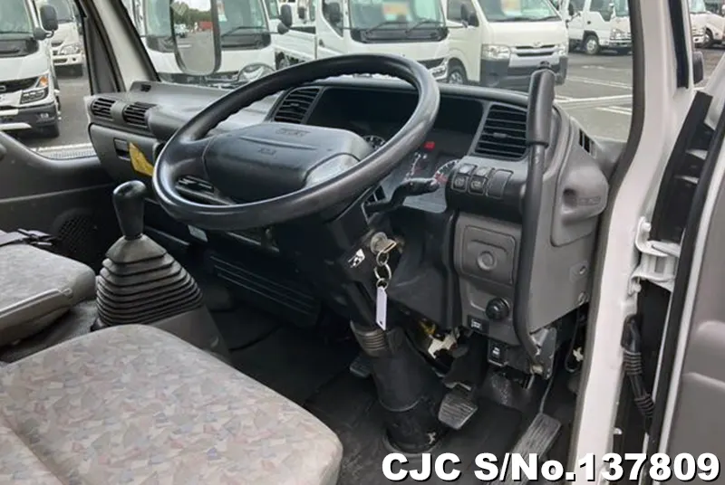 2003 Isuzu / Elf Stock No. 137809