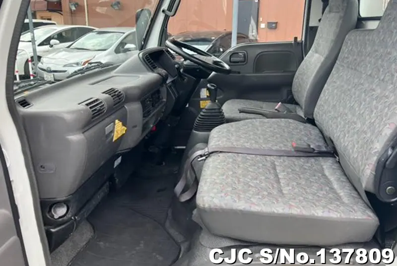 2003 Isuzu / Elf Stock No. 137809