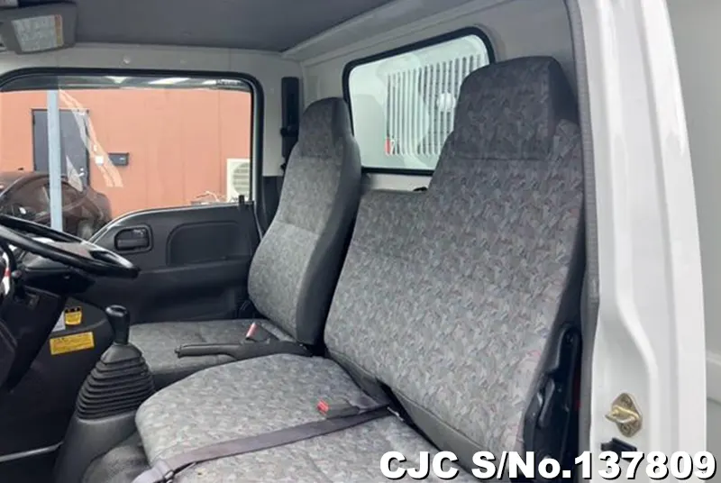 2003 Isuzu / Elf Stock No. 137809