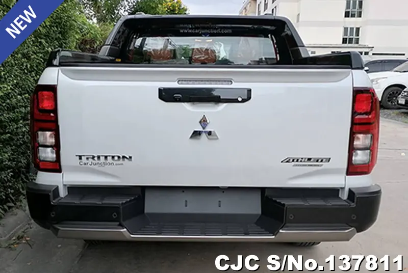 Mitsubishi Triton in White Diamond for Sale Image 3
