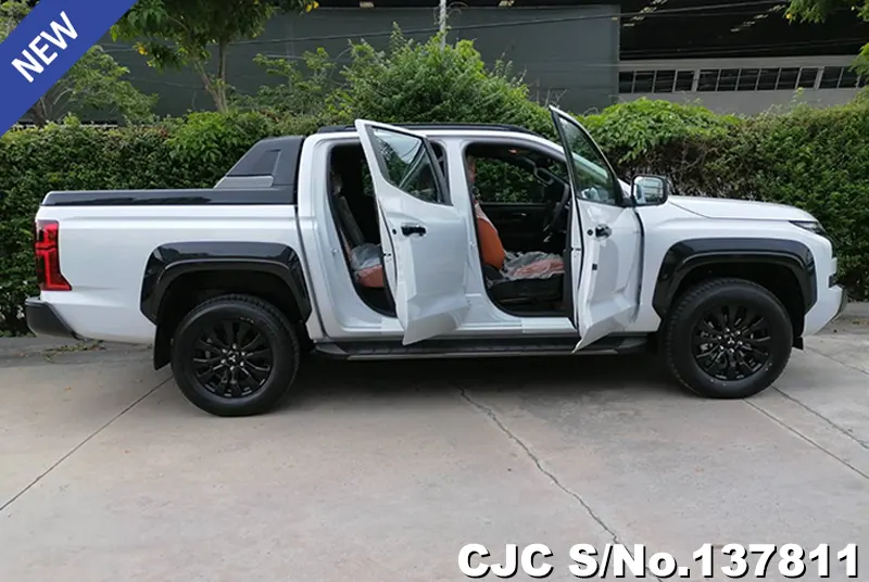 Mitsubishi Triton in White Diamond for Sale Image 6