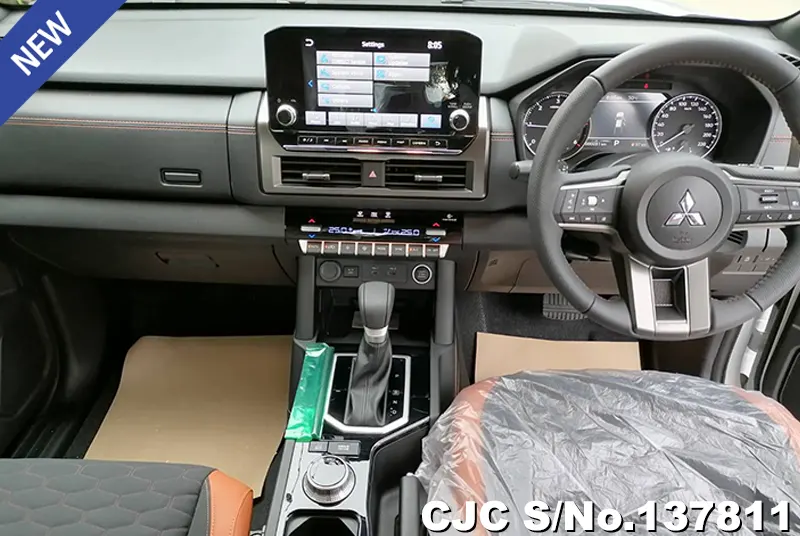 Mitsubishi Triton in White Diamond for Sale Image 9