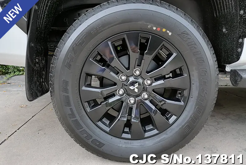 Mitsubishi Triton in White Diamond for Sale Image 16