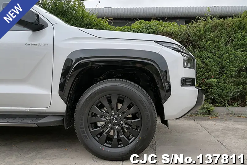 2025 Mitsubishi / Triton Stock No. 137811