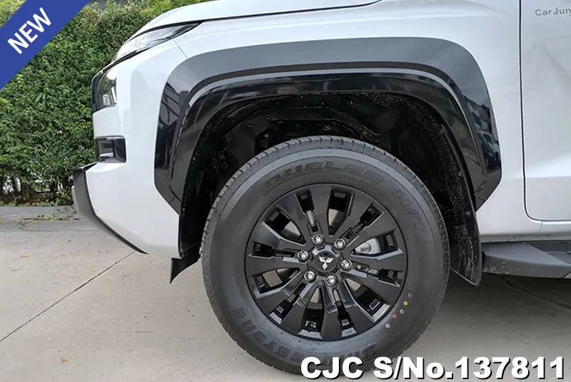 Mitsubishi Triton in White Diamond for Sale Image 18
