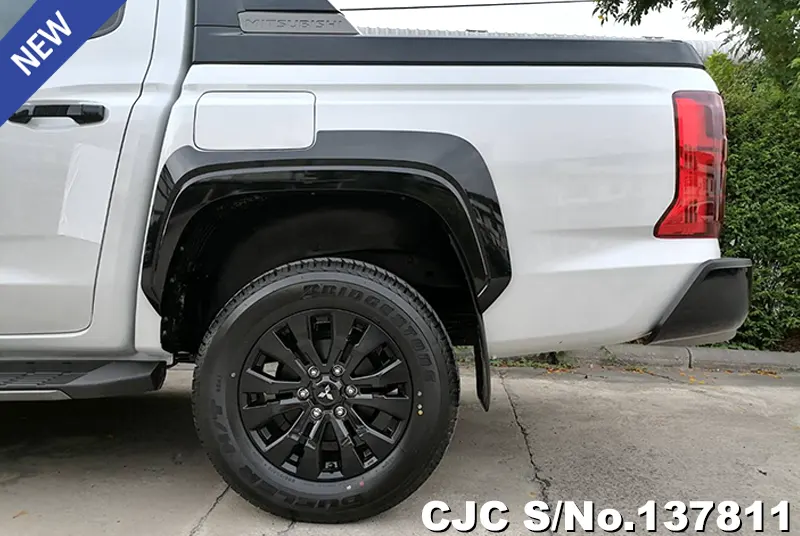 2025 Mitsubishi / Triton Stock No. 137811