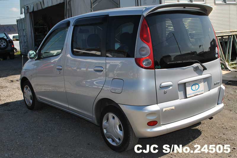 Toyota funcargo 2001