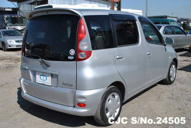 Toyota funcargo 2001