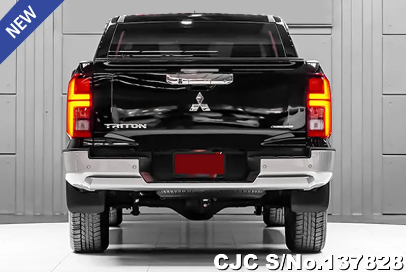 Mitsubishi Triton in Black for Sale Image 5