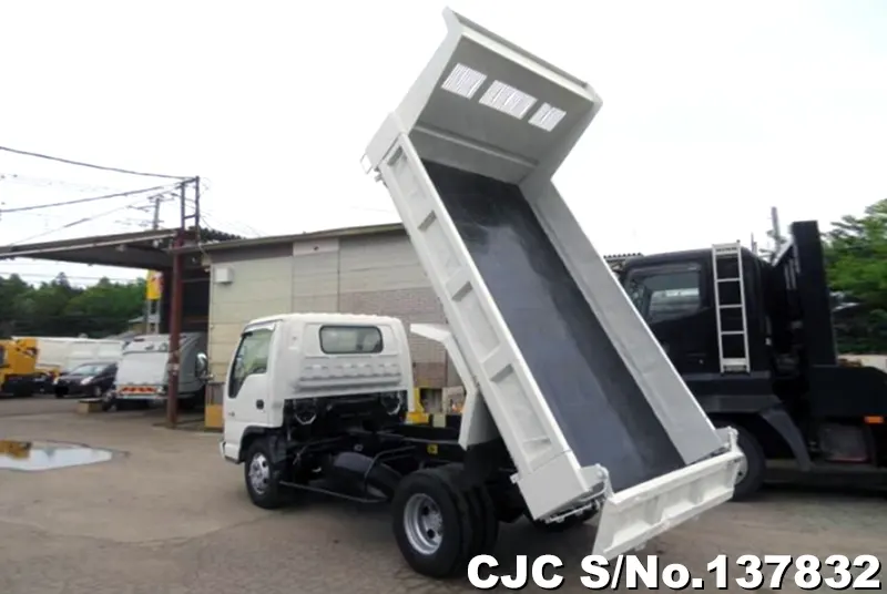 2003 Isuzu / Elf Stock No. 137832