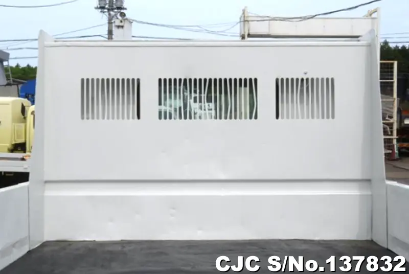 2003 Isuzu / Elf Stock No. 137832