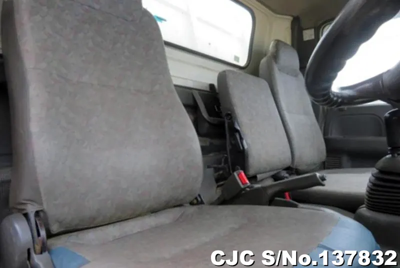 2003 Isuzu / Elf Stock No. 137832