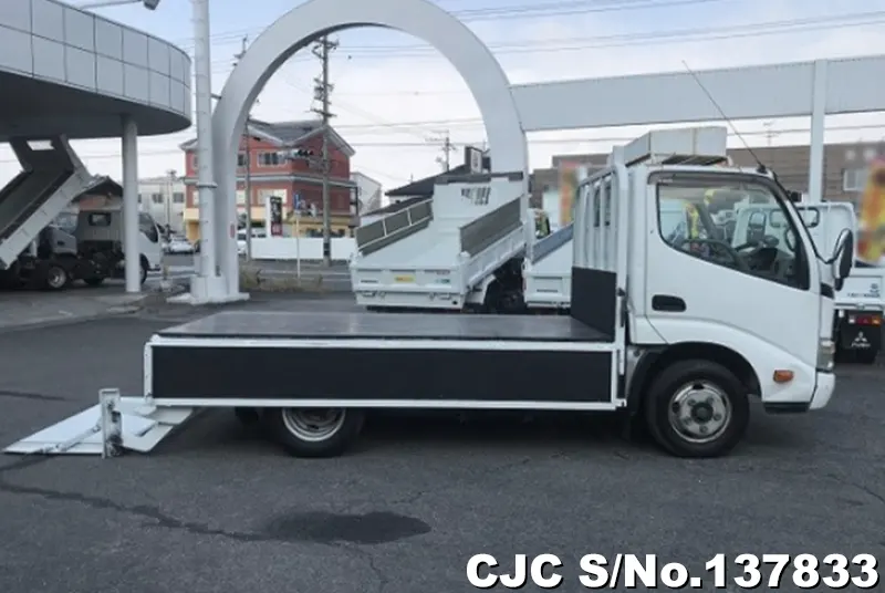 2010 Hino / Dutro Stock No. 137833