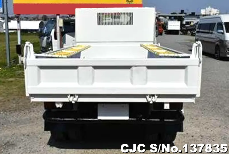 2005 Isuzu / Elf Stock No. 137835