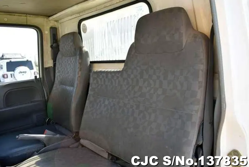 2005 Isuzu / Elf Stock No. 137835