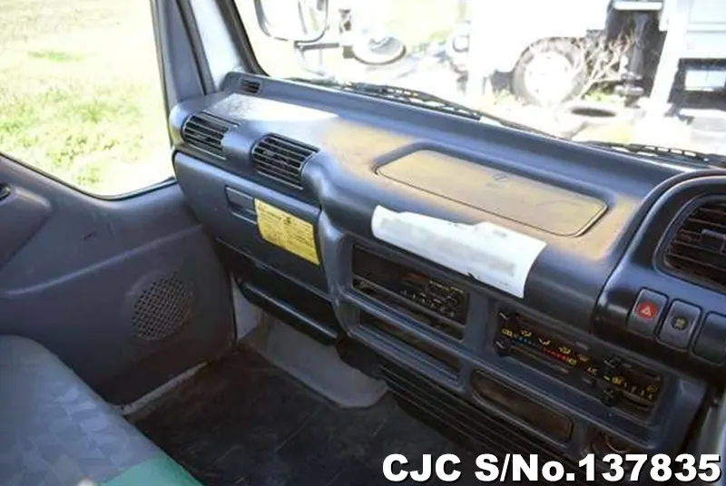 2005 Isuzu / Elf Stock No. 137835
