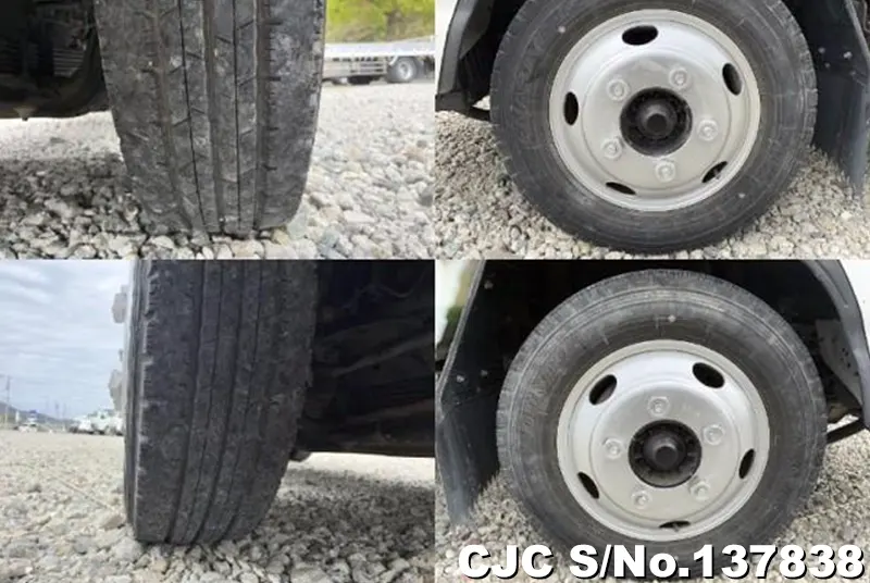 2004 Isuzu / Elf Stock No. 137838