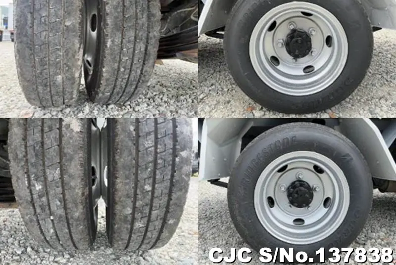 2004 Isuzu / Elf Stock No. 137838