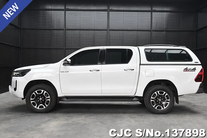 2022 Toyota / Hilux / Revo Stock No. 137898