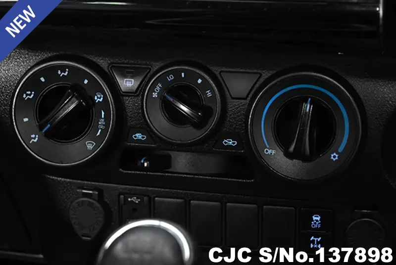 2022 Toyota / Hilux / Revo Stock No. 137898