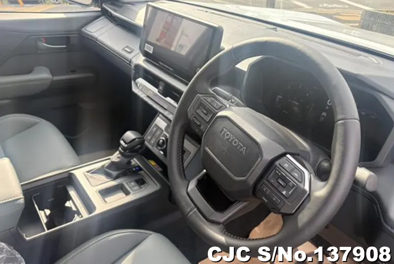 Toyota Hilux in White for Sale Image 6