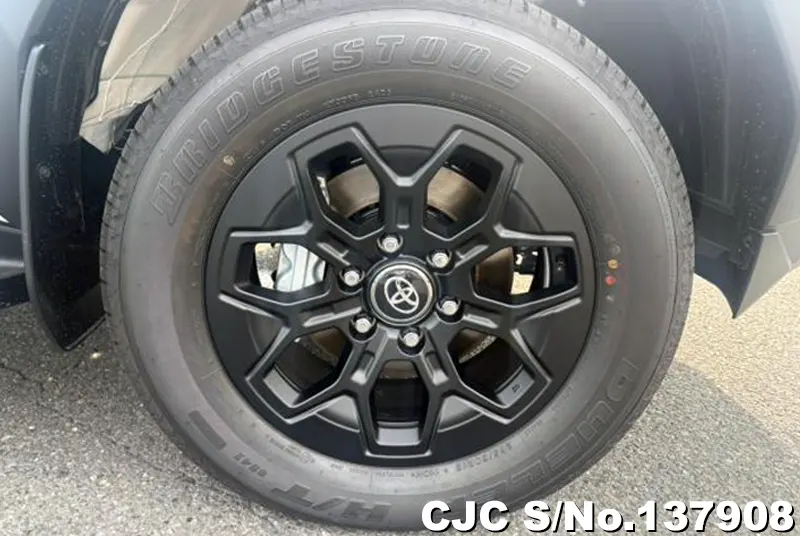 Toyota Hilux in White for Sale Image 8