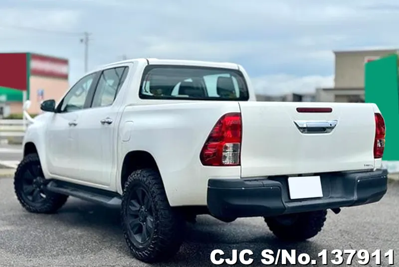 Toyota Hilux in White for Sale Image 1