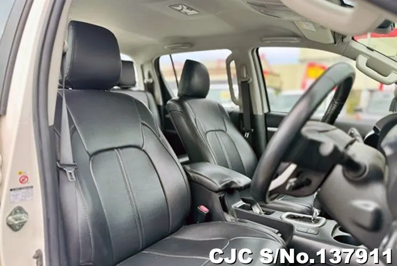 2017 Toyota / Hilux Stock No. 137911