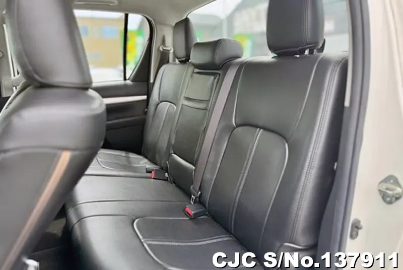 Toyota Hilux in White for Sale Image 7
