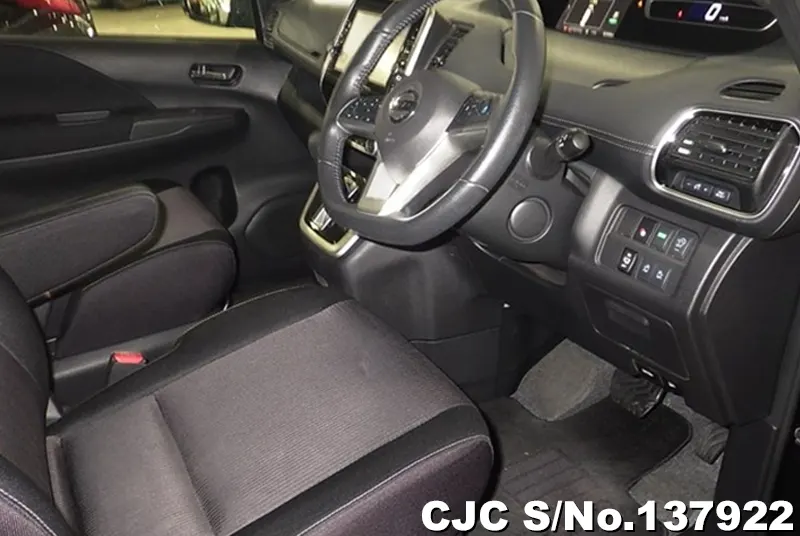 2017 Nissan / Serena Stock No. 137922