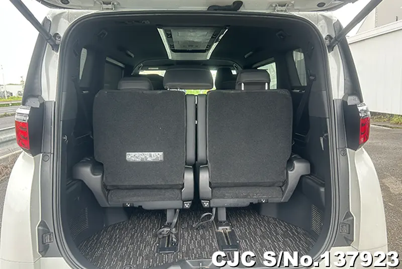 2023 Toyota / Alphard Stock No. 137923