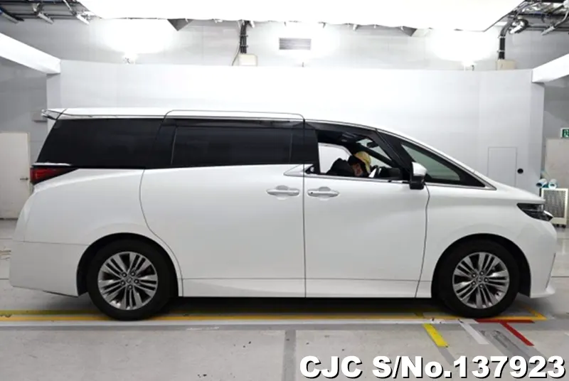 2023 Toyota / Alphard Stock No. 137923