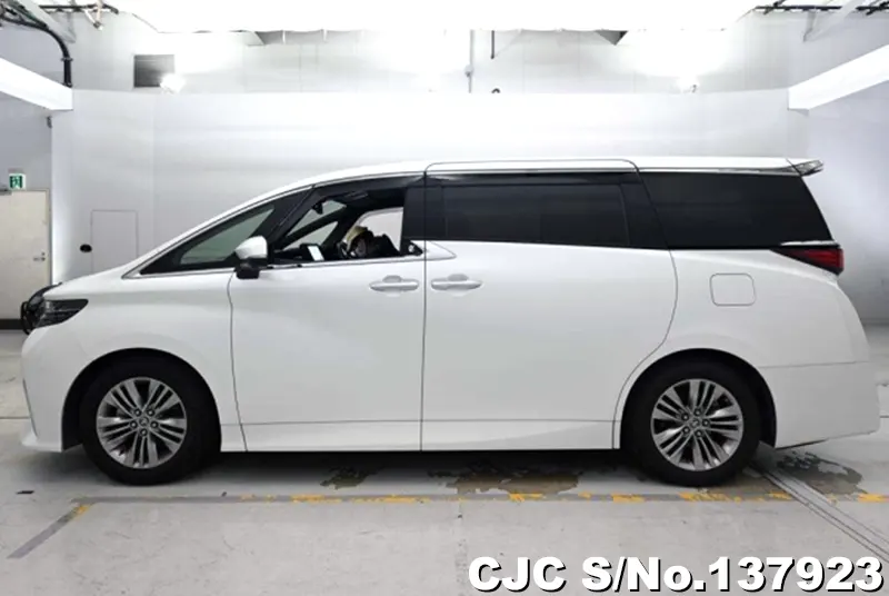 2023 Toyota / Alphard Stock No. 137923