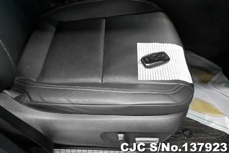 2023 Toyota / Alphard Stock No. 137923