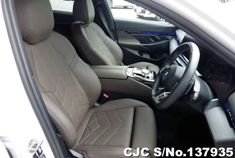 2025 BMW / 5 Series Stock No. 137935