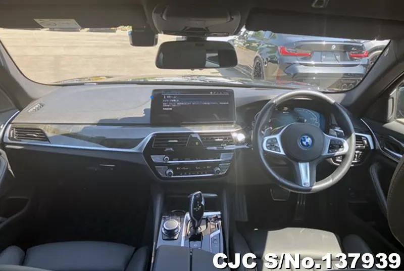 2022 BMW / 5 Series Stock No. 137939