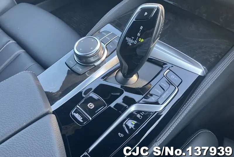 2022 BMW / 5 Series Stock No. 137939