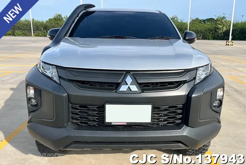 Mitsubishi Triton in Silver for Sale Image 4