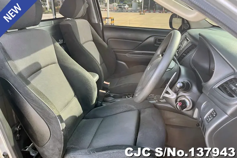 2020 Mitsubishi / Triton Stock No. 137943
