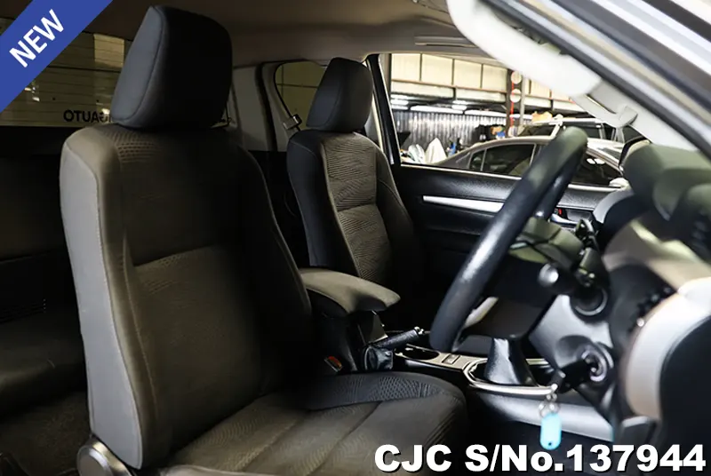 2025 Toyota / Hilux / Revo Stock No. 137944